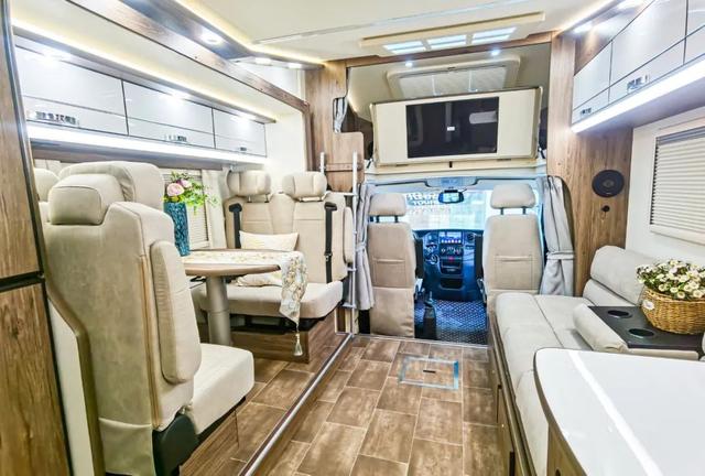 拓锐斯特房车海王星1号,在旅途中寻找自己的孤独星球休闲区蓝鸢梦想 - Www.slyday.coM 拓锐斯特房车海王星1号,在旅途中寻找自己的孤独星球休闲区蓝鸢梦想 - Www.slyday.coM