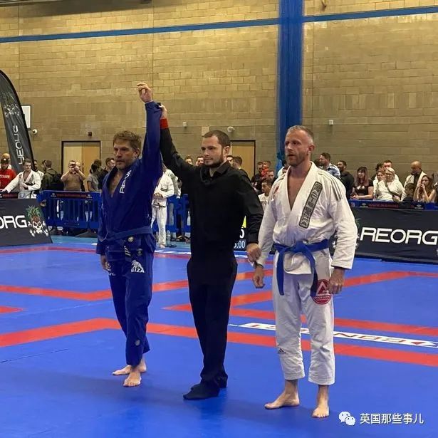 汤姆哈迪偷偷来英国报了个柔术比赛,真拿了冠军!人家这是真能打的啊...休闲区蓝鸢梦想 - Www.slyday.coM 汤姆哈迪偷偷来英国报了个柔术比赛,真拿了冠军!人家这是真能打的啊...休闲区蓝鸢梦想 - Www.slyday.coM