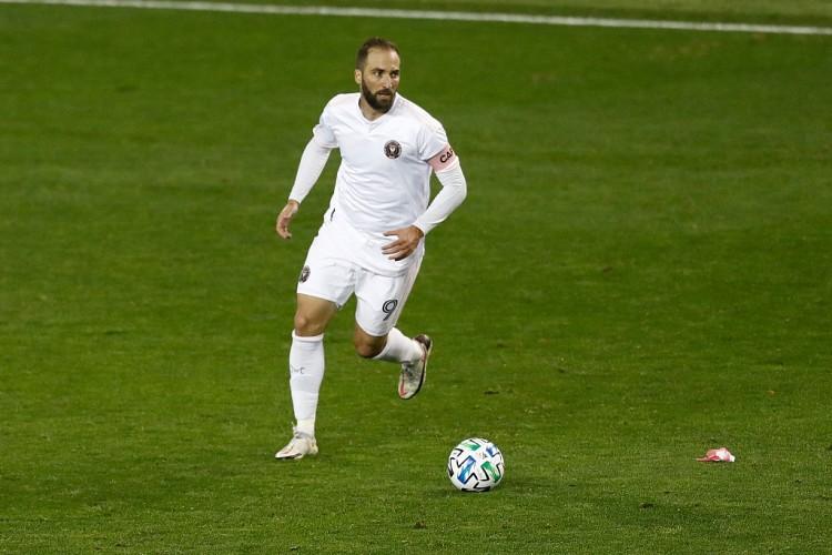 伊瓜因:思想上准备退役 足坛让我以不自然的方式生活了15年休闲区蓝鸢梦想 - Www.slyday.coM 伊瓜因:思想上准备退役 足坛让我以不自然的方式生活了15年休闲区蓝鸢梦想 - Www.slyday.coM