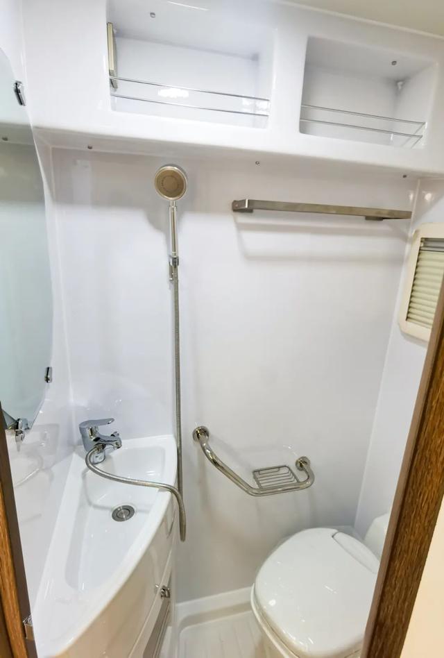 拓锐斯特房车海王星1号,在旅途中寻找自己的孤独星球休闲区蓝鸢梦想 - Www.slyday.coM 拓锐斯特房车海王星1号,在旅途中寻找自己的孤独星球休闲区蓝鸢梦想 - Www.slyday.coM