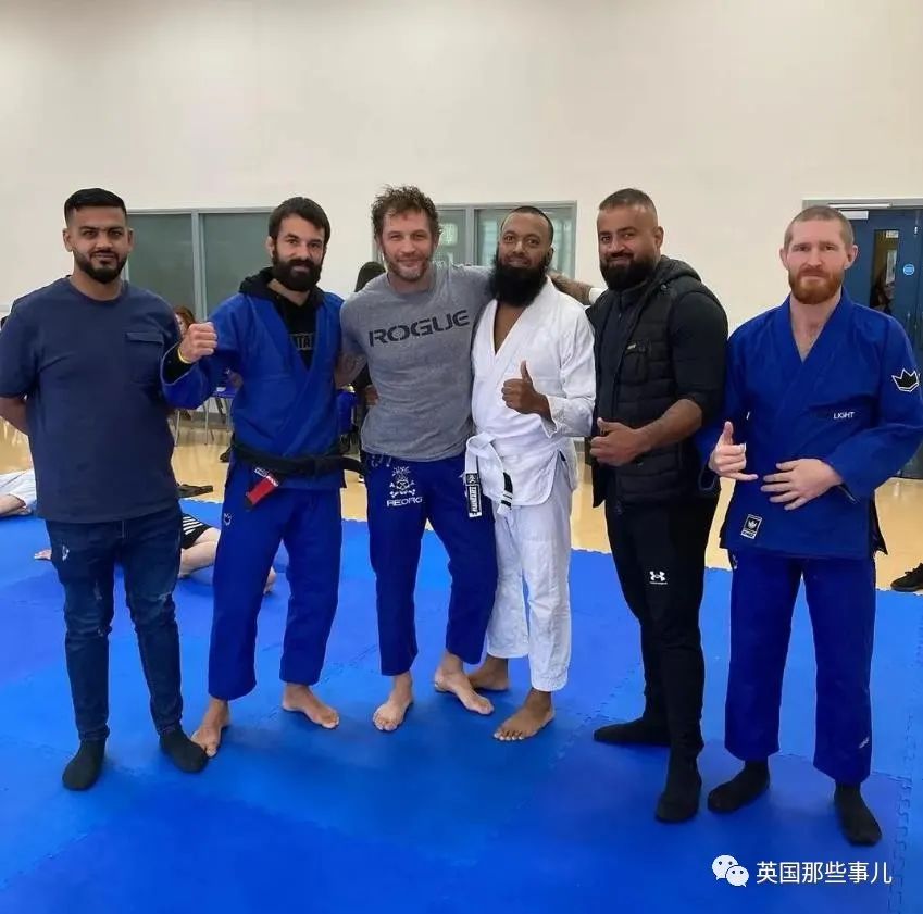 汤姆哈迪偷偷来英国报了个柔术比赛,真拿了冠军!人家这是真能打的啊...休闲区蓝鸢梦想 - Www.slyday.coM 汤姆哈迪偷偷来英国报了个柔术比赛,真拿了冠军!人家这是真能打的啊...休闲区蓝鸢梦想 - Www.slyday.coM