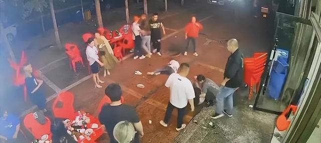 “唐山打人案”一审宣判,除暴方能安良休闲区蓝鸢梦想 - Www.slyday.coM “唐山打人案”一审宣判,除暴方能安良休闲区蓝鸢梦想 - Www.slyday.coM