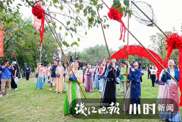 西溪火柿节又来啦!国庆长假正是最佳采摘时间,带家人一起来享受这份甜蜜吧休闲区蓝鸢梦想 - Www.slyday.coM 西溪火柿节又来啦!国庆长假正是最佳采摘时间,带家人一起来享受这份甜蜜吧休闲区蓝鸢梦想 - Www.slyday.coM