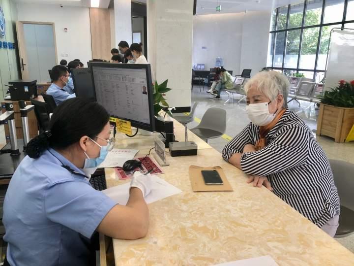 “找到老朋友就像找回了一个世界”,相隔50年,这群古稀老人再次相会在临平休闲区蓝鸢梦想 - Www.slyday.coM “找到老朋友就像找回了一个世界”,相隔50年,这群古稀老人再次相会在临平休闲区蓝鸢梦想 - Www.slyday.coM