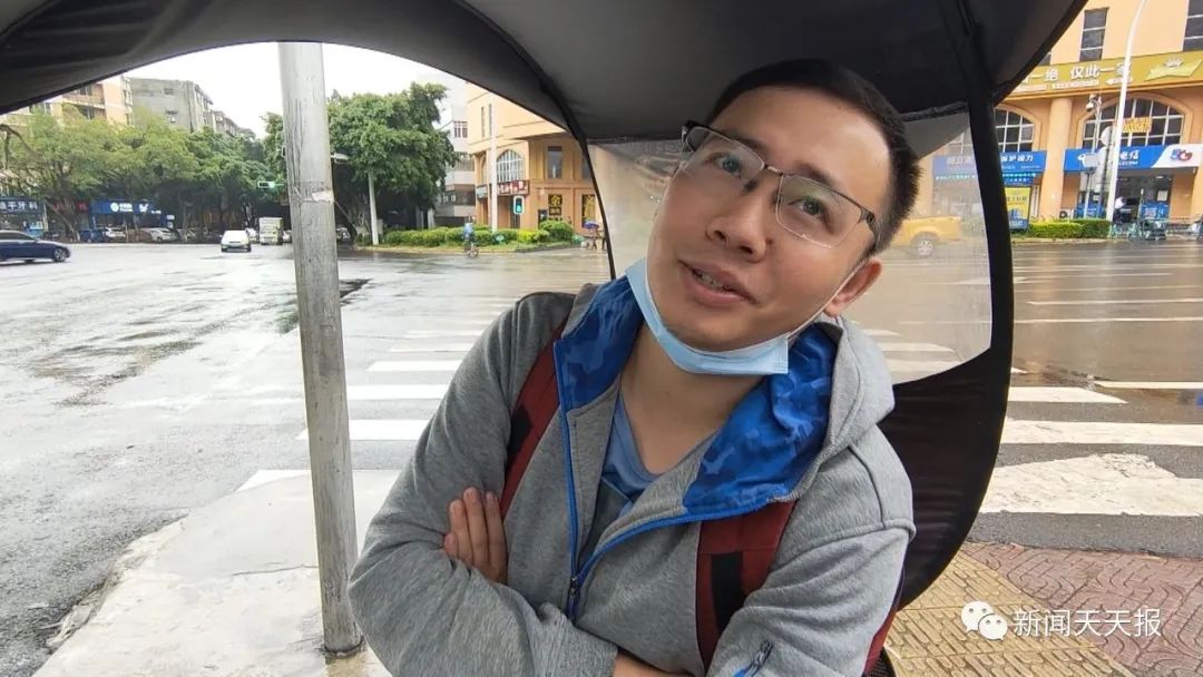 乐山这里的行道树歪着长,市民很担心休闲区蓝鸢梦想 - Www.slyday.coM 乐山这里的行道树歪着长,市民很担心休闲区蓝鸢梦想 - Www.slyday.coM