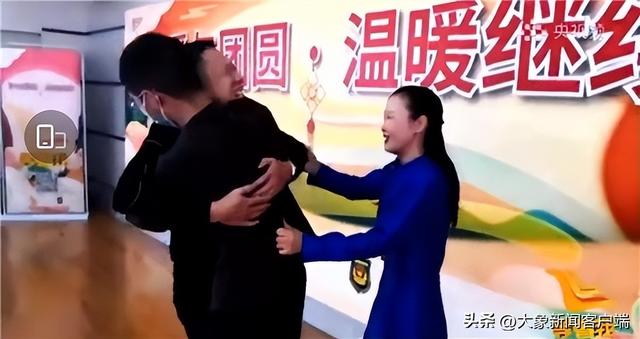 孙海洋、孙悦合著《回家》销量破十万:隐藏心底14年的伤疤被治愈休闲区蓝鸢梦想 - Www.slyday.coM 孙海洋、孙悦合著《回家》销量破十万:隐藏心底14年的伤疤被治愈休闲区蓝鸢梦想 - Www.slyday.coM