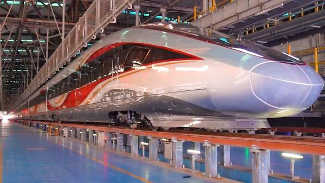 长编组复兴号智能动车组来了:商务座支持手机无线充电、手机投屏休闲区蓝鸢梦想 - Www.slyday.coM 长编组复兴号智能动车组来了:商务座支持手机无线充电、手机投屏休闲区蓝鸢梦想 - Www.slyday.coM