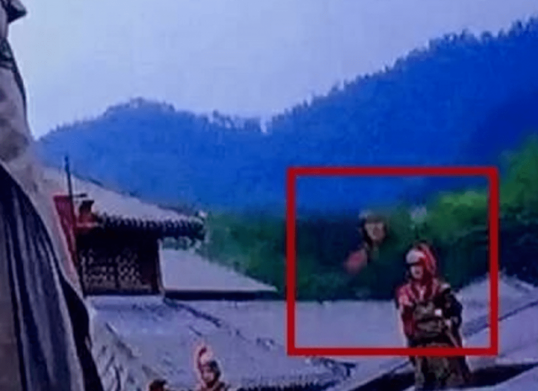 杨幂悬浮、张翰脑袋缺一角,影视剧10大“抠图”事故,给我看笑了休闲区蓝鸢梦想 - Www.slyday.coM 杨幂悬浮、张翰脑袋缺一角,影视剧10大“抠图”事故,给我看笑了休闲区蓝鸢梦想 - Www.slyday.coM