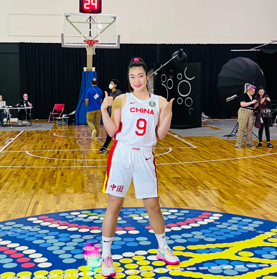 她是女篮的勒布朗梦,曾拒绝WNBA,2次遭遇大伤,依旧成巨星休闲区蓝鸢梦想 - Www.slyday.coM 她是女篮的勒布朗梦,曾拒绝WNBA,2次遭遇大伤,依旧成巨星休闲区蓝鸢梦想 - Www.slyday.coM