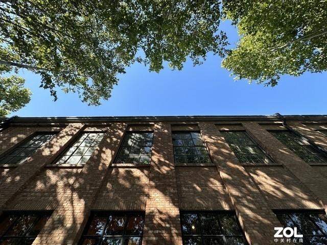 令人失望的不止灵动岛 iPhone 14 Pro评测休闲区蓝鸢梦想 - Www.slyday.coM 令人失望的不止灵动岛 iPhone 14 Pro评测休闲区蓝鸢梦想 - Www.slyday.coM