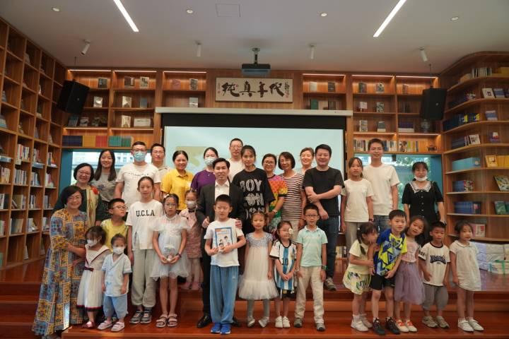 家庭、学校、社区高质量联动,孩子的“视界”更敞亮了休闲区蓝鸢梦想 - Www.slyday.coM 家庭、学校、社区高质量联动,孩子的“视界”更敞亮了休闲区蓝鸢梦想 - Www.slyday.coM