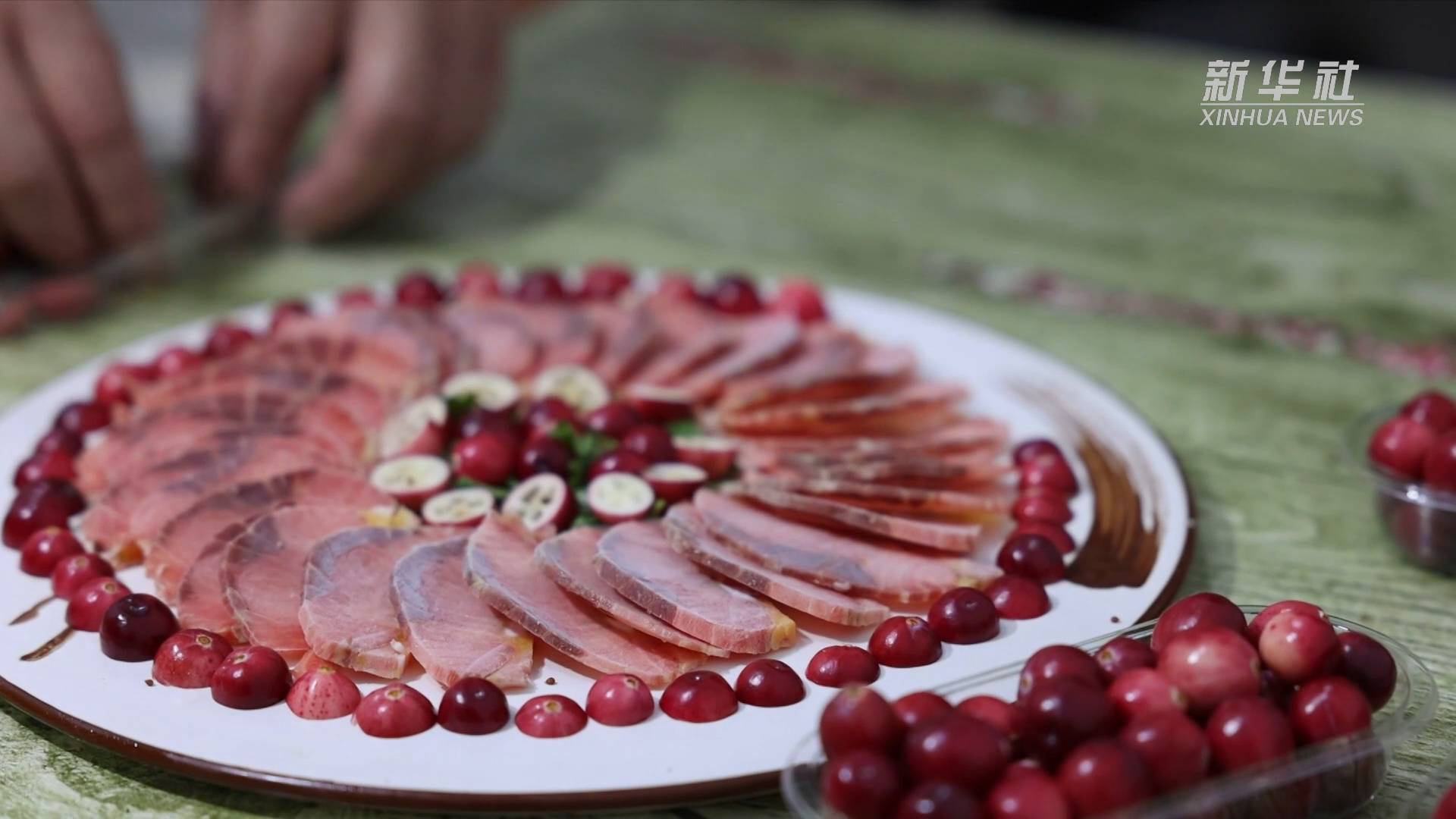 秋收见闻丨奇妙的丰收画卷:水中收获蔓越莓休闲区蓝鸢梦想 - Www.slyday.coM 秋收见闻丨奇妙的丰收画卷:水中收获蔓越莓休闲区蓝鸢梦想 - Www.slyday.coM