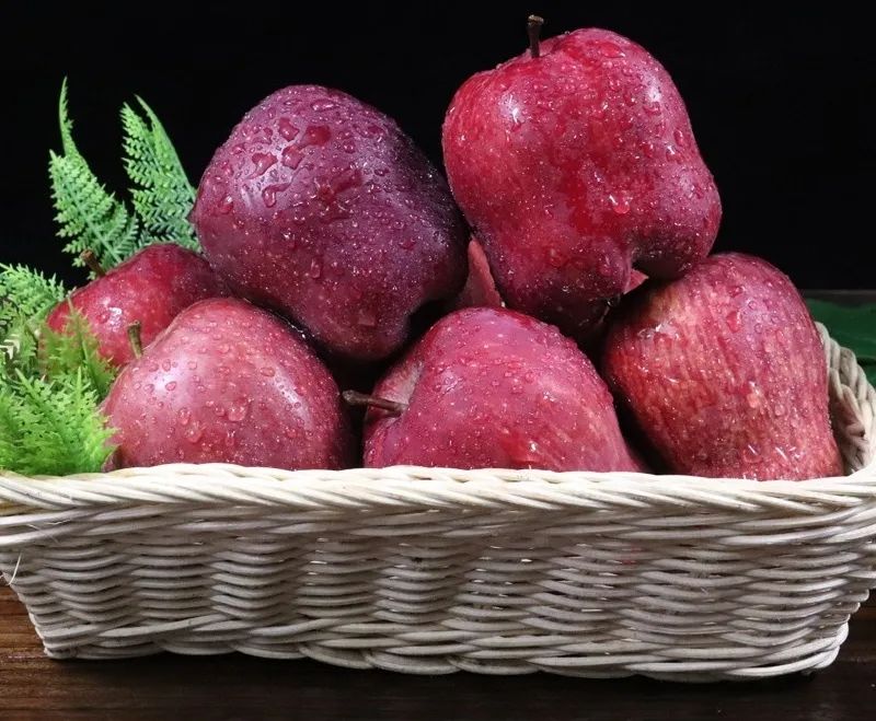 来自深山里的花花牛,入口香甜软糯,价格实惠,比蛇果要好一百倍!休闲区蓝鸢梦想 - Www.slyday.coM 来自深山里的花花牛,入口香甜软糯,价格实惠,比蛇果要好一百倍!休闲区蓝鸢梦想 - Www.slyday.coM