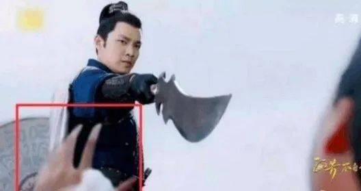 杨幂悬浮、张翰脑袋缺一角,影视剧10大“抠图”事故,给我看笑了休闲区蓝鸢梦想 - Www.slyday.coM 杨幂悬浮、张翰脑袋缺一角,影视剧10大“抠图”事故,给我看笑了休闲区蓝鸢梦想 - Www.slyday.coM