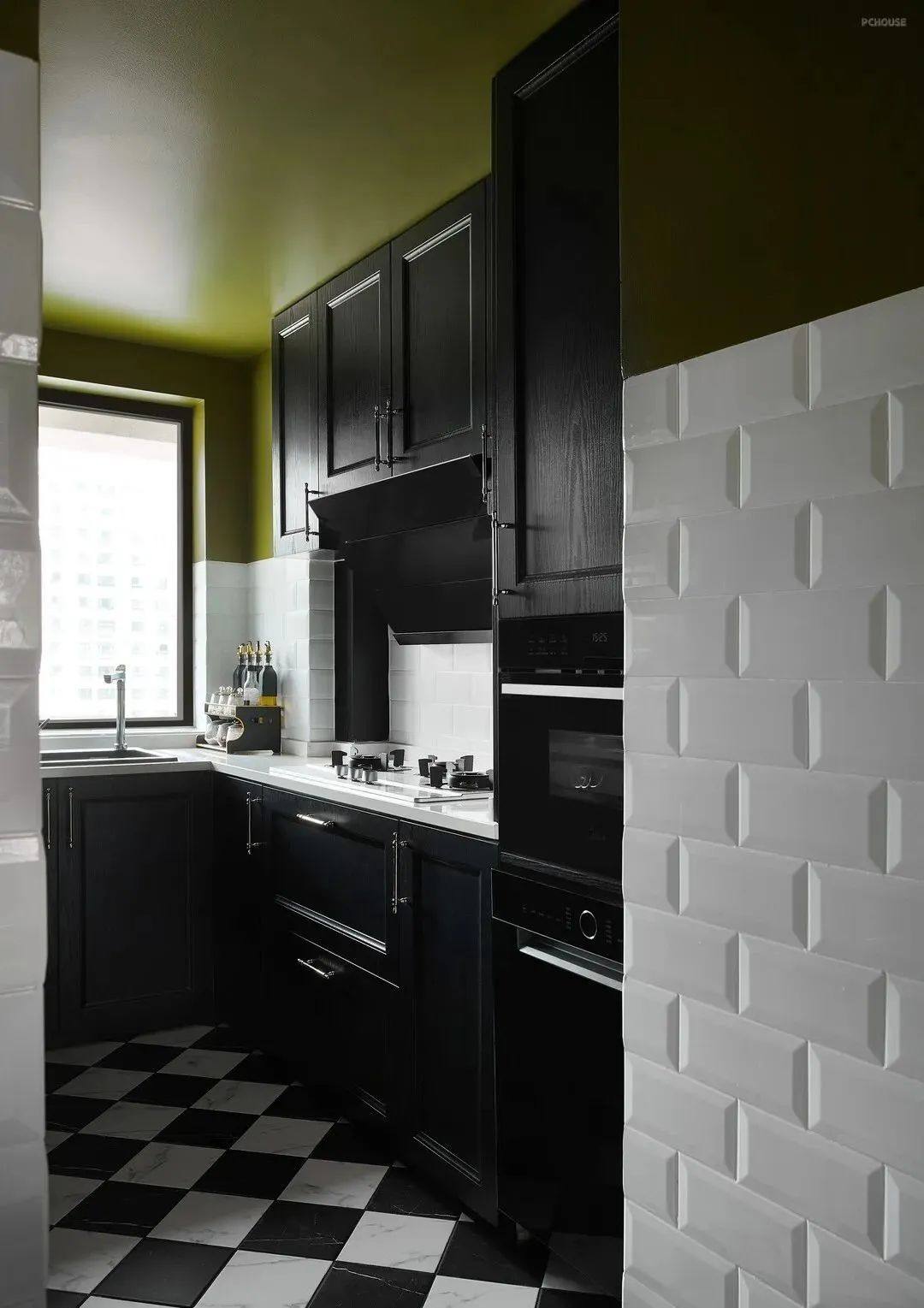 大胆红配绿竟也很时髦?北京150㎡法式中国风,装出了油画般的高级感休闲区蓝鸢梦想 - Www.slyday.coM 大胆红配绿竟也很时髦?北京150㎡法式中国风,装出了油画般的高级感休闲区蓝鸢梦想 - Www.slyday.coM