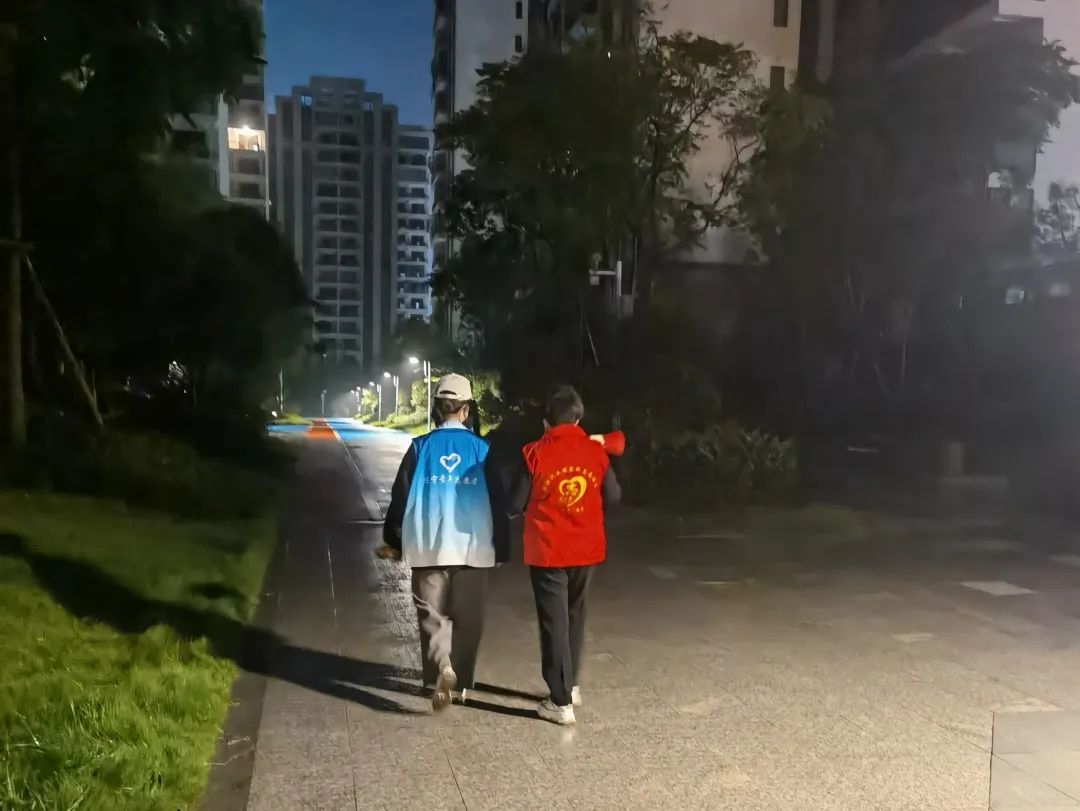 【忠诚铸魂 铁纪担当】“疫”路上有你,苦一点也愿意!“疫”线上的这对母女了不起!休闲区蓝鸢梦想 - Www.slyday.coM 【忠诚铸魂 铁纪担当】“疫”路上有你,苦一点也愿意!“疫”线上的这对母女了不起!休闲区蓝鸢梦想 - Www.slyday.coM