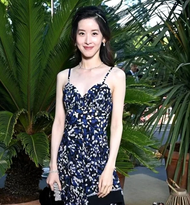 章泽天怀二胎和刘强东逛超市,肚子凸起明显,夫妻同框恩爱如初休闲区蓝鸢梦想 - Www.slyday.coM 章泽天怀二胎和刘强东逛超市,肚子凸起明显,夫妻同框恩爱如初休闲区蓝鸢梦想 - Www.slyday.coM