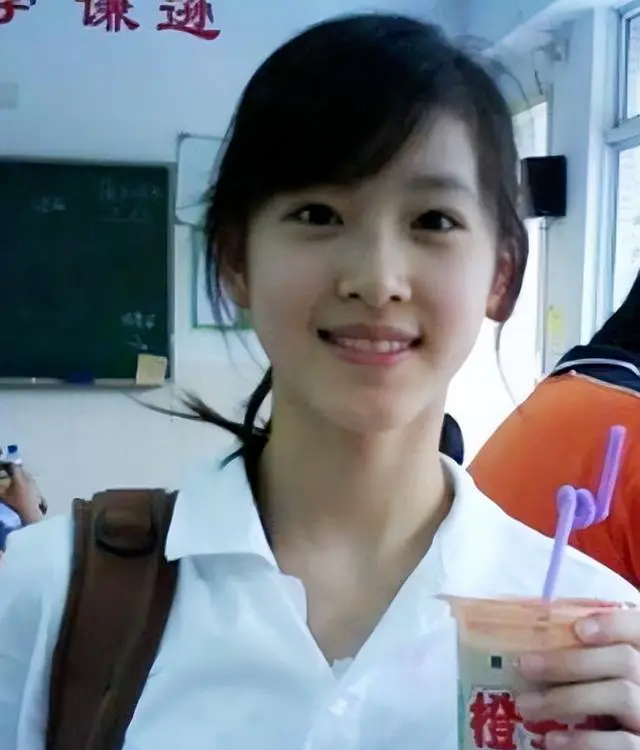 章泽天怀二胎和刘强东逛超市,肚子凸起明显,夫妻同框恩爱如初休闲区蓝鸢梦想 - Www.slyday.coM 章泽天怀二胎和刘强东逛超市,肚子凸起明显,夫妻同框恩爱如初休闲区蓝鸢梦想 - Www.slyday.coM