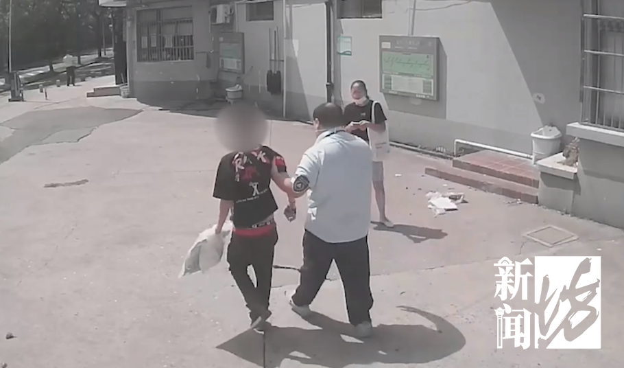 怪病?沪一女乘客公交上昏睡不醒,叫醒刚要说话又睡着了…休闲区蓝鸢梦想 - Www.slyday.coM 怪病?沪一女乘客公交上昏睡不醒,叫醒刚要说话又睡着了…休闲区蓝鸢梦想 - Www.slyday.coM