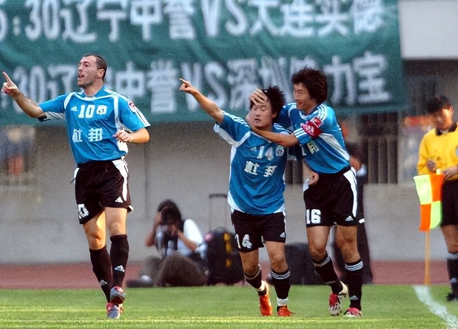 大连足球史上今天2004年中超辽宁德比大连实德51狂胜辽足