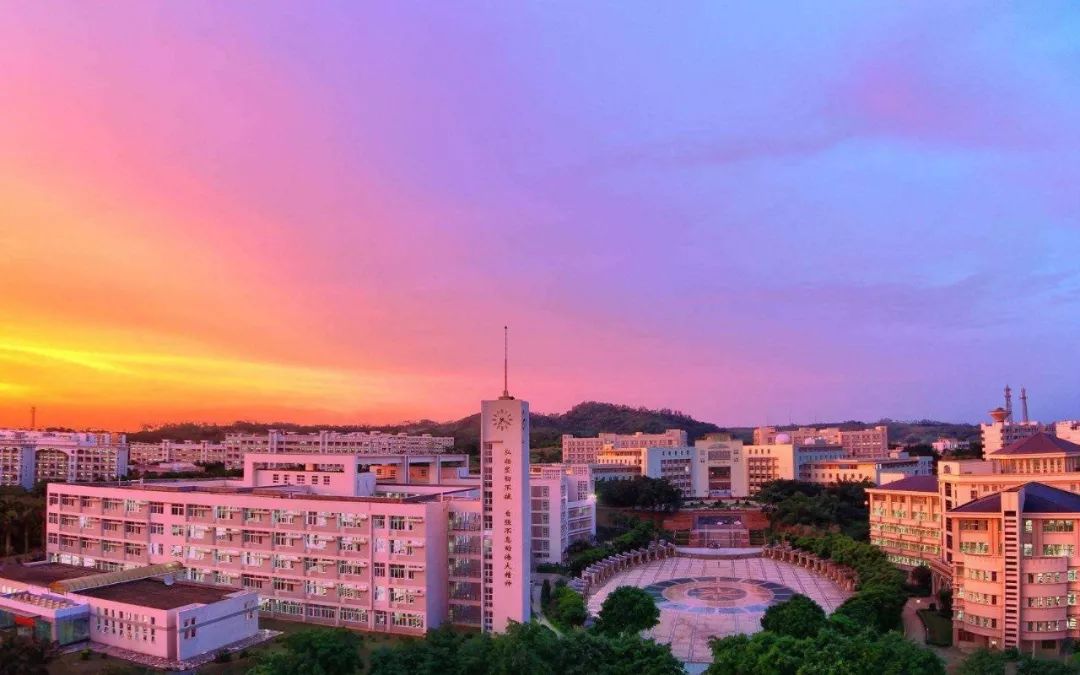 在广东读书上学是一种什么体验?真的太太太太太太...好吃了休闲区蓝鸢梦想 - Www.slyday.coM 在广东读书上学是一种什么体验?真的太太太太太太...好吃了休闲区蓝鸢梦想 - Www.slyday.coM