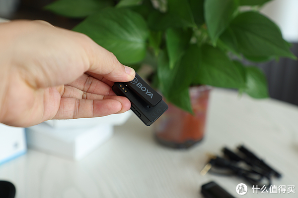 体型小巧却不失专业性!无感佩戴不是梦,好声音的拾取就靠它!BOYA新款无线麦克风XM6休闲区蓝鸢梦想 - Www.slyday.coM 体型小巧却不失专业性!无感佩戴不是梦,好声音的拾取就靠它!BOYA新款无线麦克风XM6休闲区蓝鸢梦想 - Www.slyday.coM