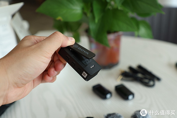 体型小巧却不失专业性!无感佩戴不是梦,好声音的拾取就靠它!BOYA新款无线麦克风XM6休闲区蓝鸢梦想 - Www.slyday.coM 体型小巧却不失专业性!无感佩戴不是梦,好声音的拾取就靠它!BOYA新款无线麦克风XM6休闲区蓝鸢梦想 - Www.slyday.coM