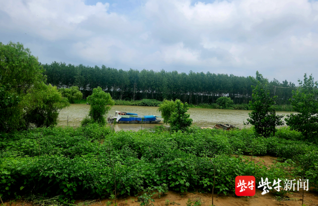 40年的河道“蜗居”终于拆除 七旬夫妇也有了自己真正的家休闲区蓝鸢梦想 - Www.slyday.coM 40年的河道“蜗居”终于拆除 七旬夫妇也有了自己真正的家休闲区蓝鸢梦想 - Www.slyday.coM