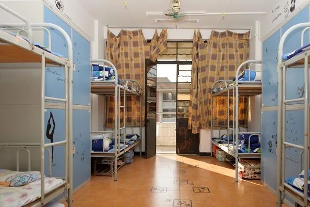 在广东读书上学是一种什么体验?真的太太太太太太...好吃了休闲区蓝鸢梦想 - Www.slyday.coM 在广东读书上学是一种什么体验?真的太太太太太太...好吃了休闲区蓝鸢梦想 - Www.slyday.coM