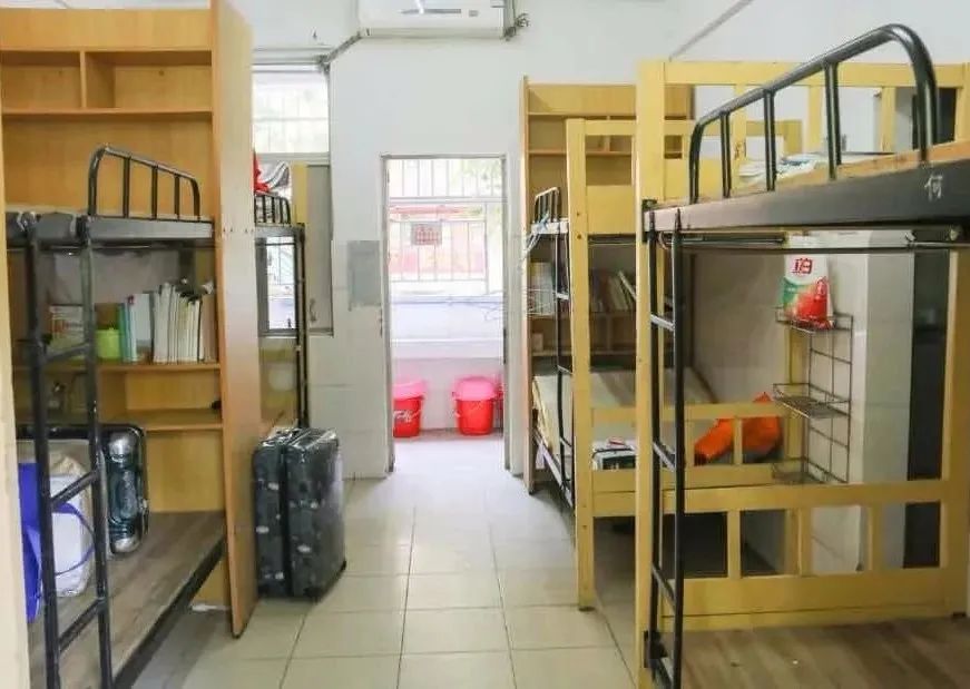 在广东读书上学是一种什么体验?真的太太太太太太...好吃了休闲区蓝鸢梦想 - Www.slyday.coM 在广东读书上学是一种什么体验?真的太太太太太太...好吃了休闲区蓝鸢梦想 - Www.slyday.coM