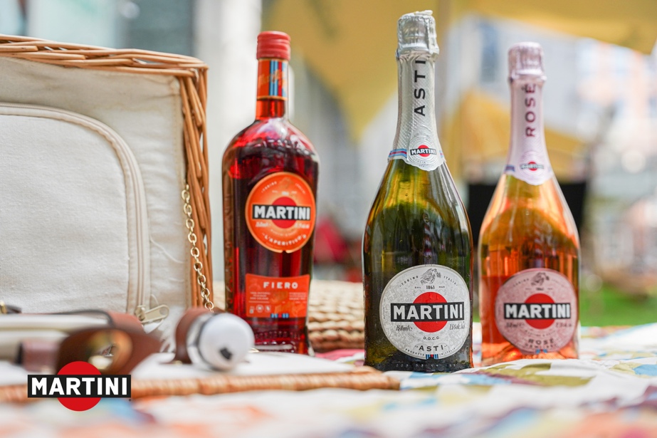 气氛至上,心动满分,和MARTINI马天尼一起相聚“「尼」的气氛露营”休闲区蓝鸢梦想 - Www.slyday.coM 气氛至上,心动满分,和MARTINI马天尼一起相聚“「尼」的气氛露营”休闲区蓝鸢梦想 - Www.slyday.coM