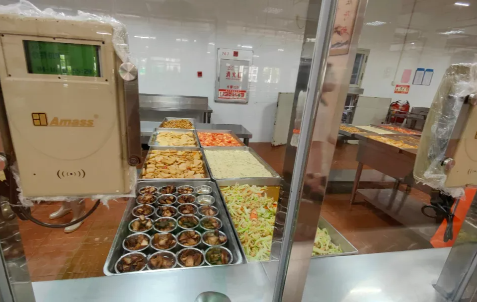 在广东读书上学是一种什么体验?真的太太太太太太...好吃了休闲区蓝鸢梦想 - Www.slyday.coM 在广东读书上学是一种什么体验?真的太太太太太太...好吃了休闲区蓝鸢梦想 - Www.slyday.coM