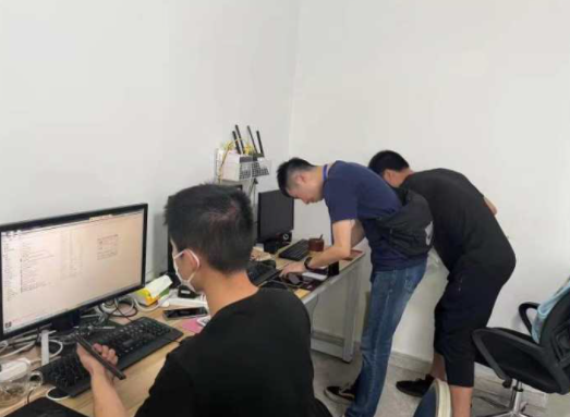 “偷”小说赚了上百万,还找来程序员论文“研究”!这11人栽了插图2 “偷”小说赚了上百万,还找来程序员论文“研究”!这11人栽了插图2