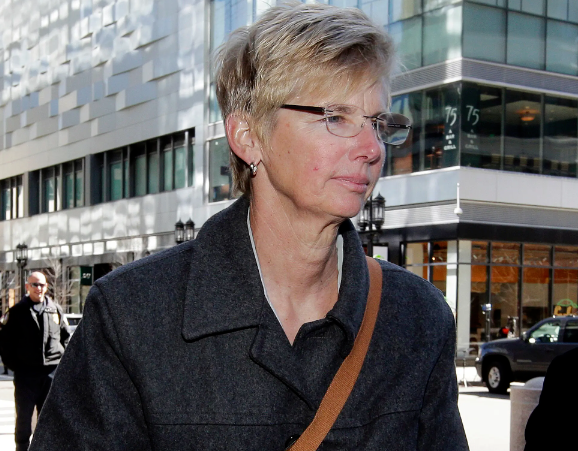 妈!我的美国大学塌房了!!!休闲区蓝鸢梦想 - Www.slyday.coM 妈!我的美国大学塌房了!!!休闲区蓝鸢梦想 - Www.slyday.coM