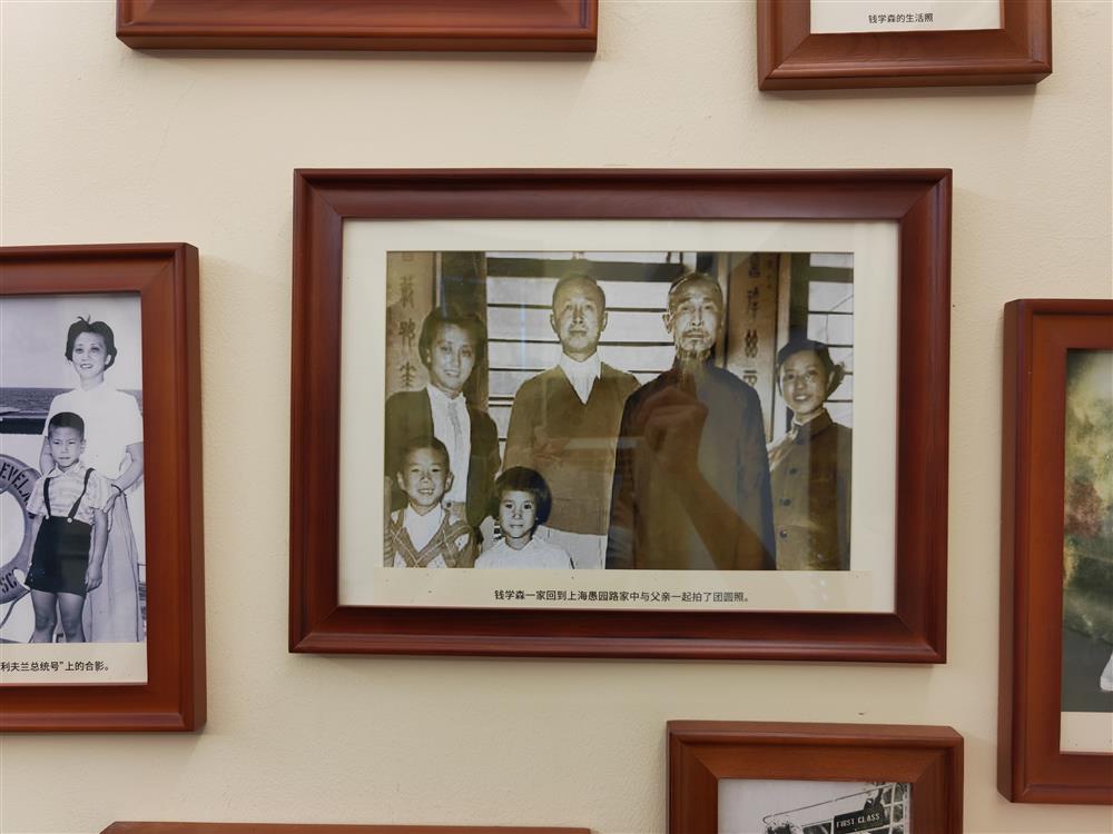 外国人眼中的上海有啥不一样?当年钱学森就是从这条弄堂骑自行车去交大读书…休闲区蓝鸢梦想 - Www.slyday.coM 外国人眼中的上海有啥不一样?当年钱学森就是从这条弄堂骑自行车去交大读书…休闲区蓝鸢梦想 - Www.slyday.coM