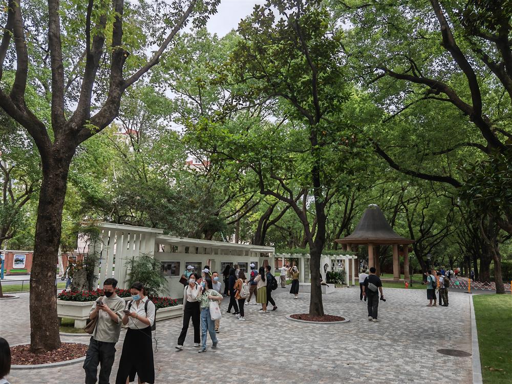 外国人眼中的上海有啥不一样?当年钱学森就是从这条弄堂骑自行车去交大读书…休闲区蓝鸢梦想 - Www.slyday.coM 外国人眼中的上海有啥不一样?当年钱学森就是从这条弄堂骑自行车去交大读书…休闲区蓝鸢梦想 - Www.slyday.coM