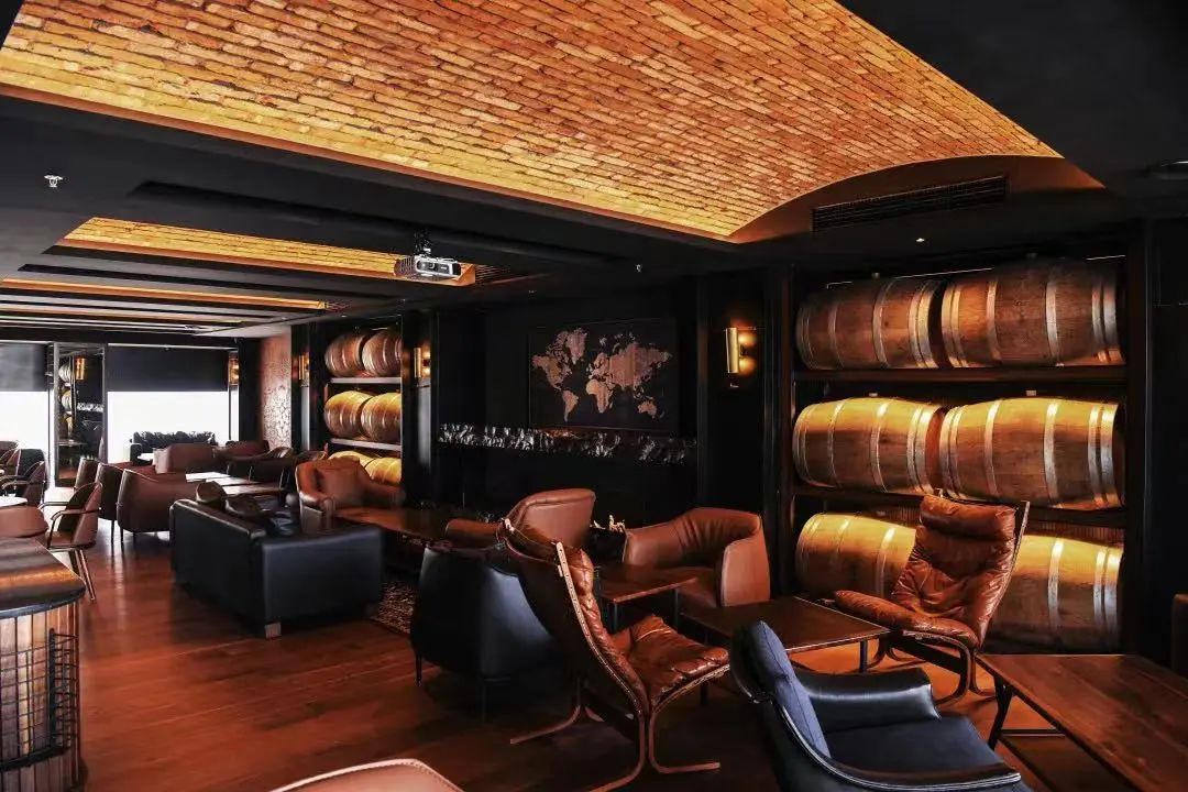 为什么这家帝都爆火餐吧的秋日大餐能让人如此上头?|TO探店休闲区蓝鸢梦想 - Www.slyday.coM 为什么这家帝都爆火餐吧的秋日大餐能让人如此上头?|TO探店休闲区蓝鸢梦想 - Www.slyday.coM