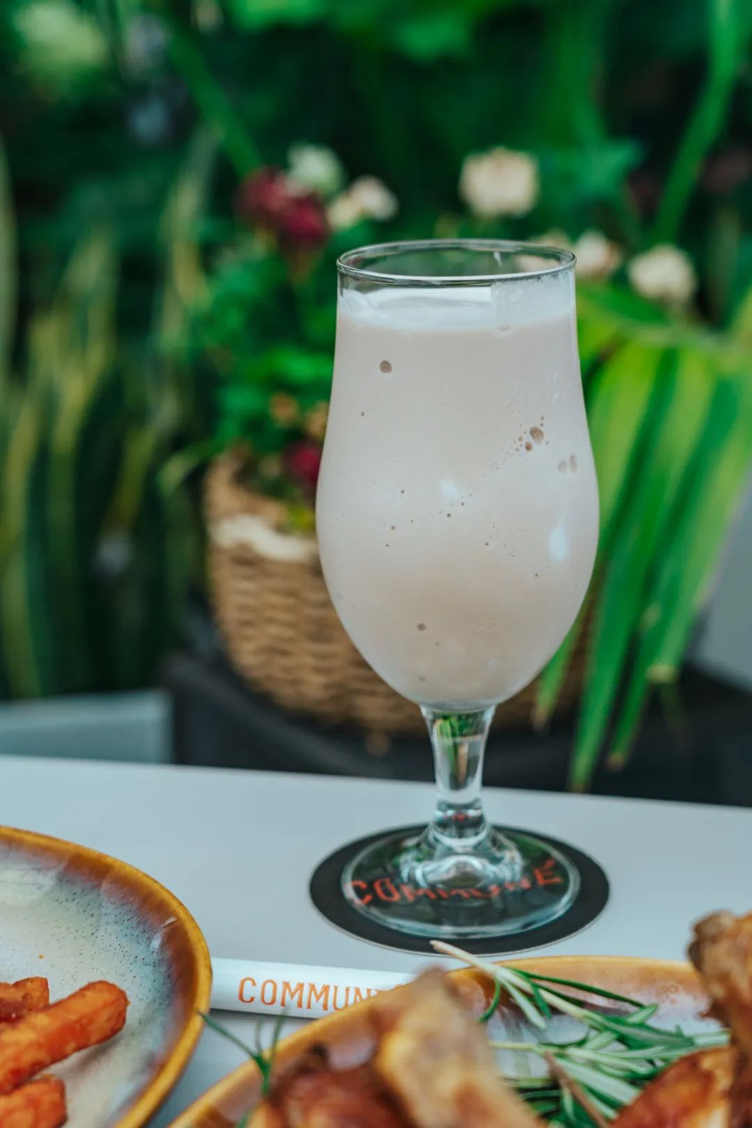 为什么这家帝都爆火餐吧的秋日大餐能让人如此上头?|TO探店休闲区蓝鸢梦想 - Www.slyday.coM 为什么这家帝都爆火餐吧的秋日大餐能让人如此上头?|TO探店休闲区蓝鸢梦想 - Www.slyday.coM