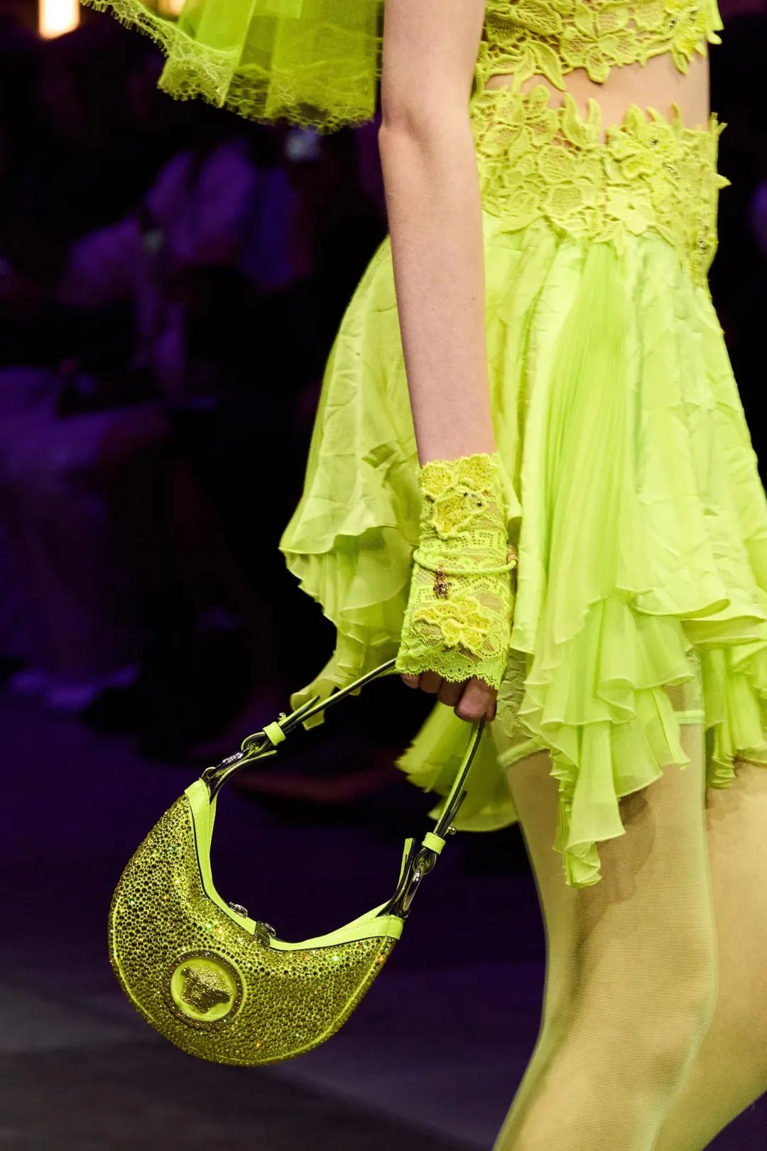 2023年春夏什么样的鞋、包会流行,米兰时装周都已经告诉你了!休闲区蓝鸢梦想 - Www.slyday.coM 2023年春夏什么样的鞋、包会流行,米兰时装周都已经告诉你了!休闲区蓝鸢梦想 - Www.slyday.coM