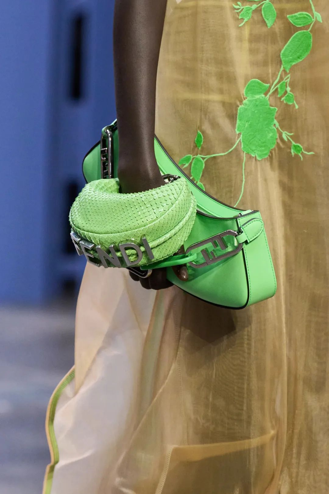 2023年春夏什么样的鞋、包会流行,米兰时装周都已经告诉你了!休闲区蓝鸢梦想 - Www.slyday.coM 2023年春夏什么样的鞋、包会流行,米兰时装周都已经告诉你了!休闲区蓝鸢梦想 - Www.slyday.coM