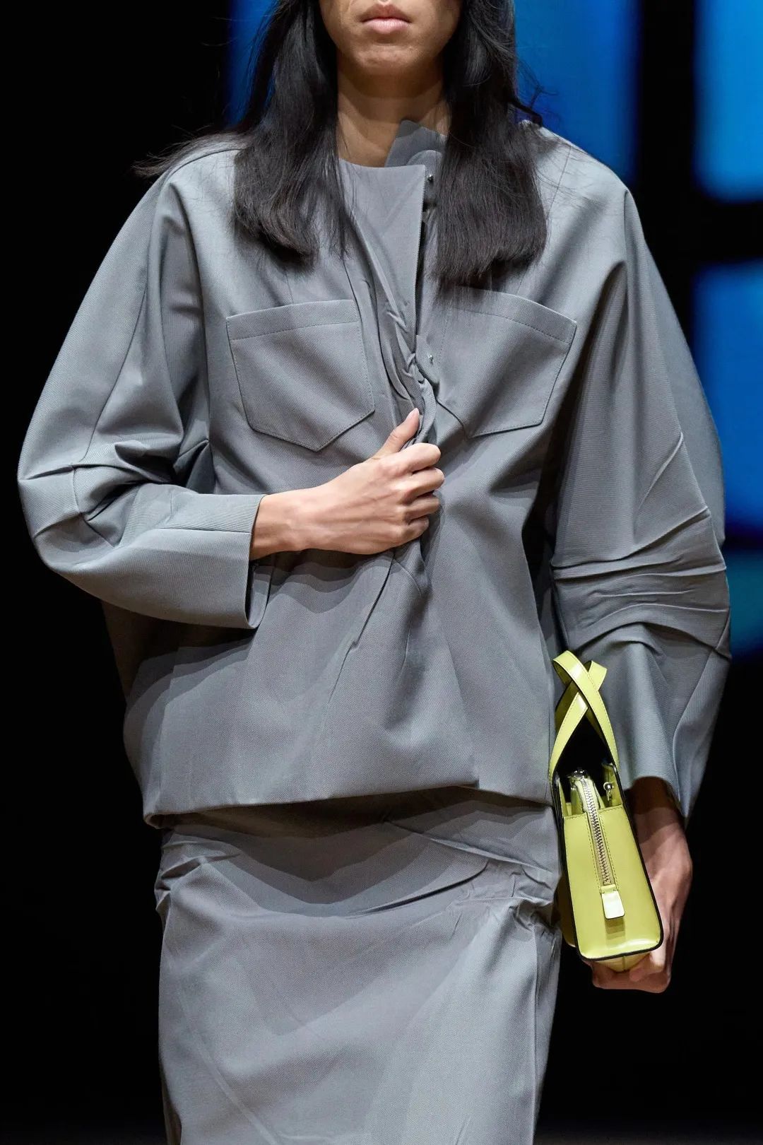 2023年春夏什么样的鞋、包会流行,米兰时装周都已经告诉你了!休闲区蓝鸢梦想 - Www.slyday.coM 2023年春夏什么样的鞋、包会流行,米兰时装周都已经告诉你了!休闲区蓝鸢梦想 - Www.slyday.coM