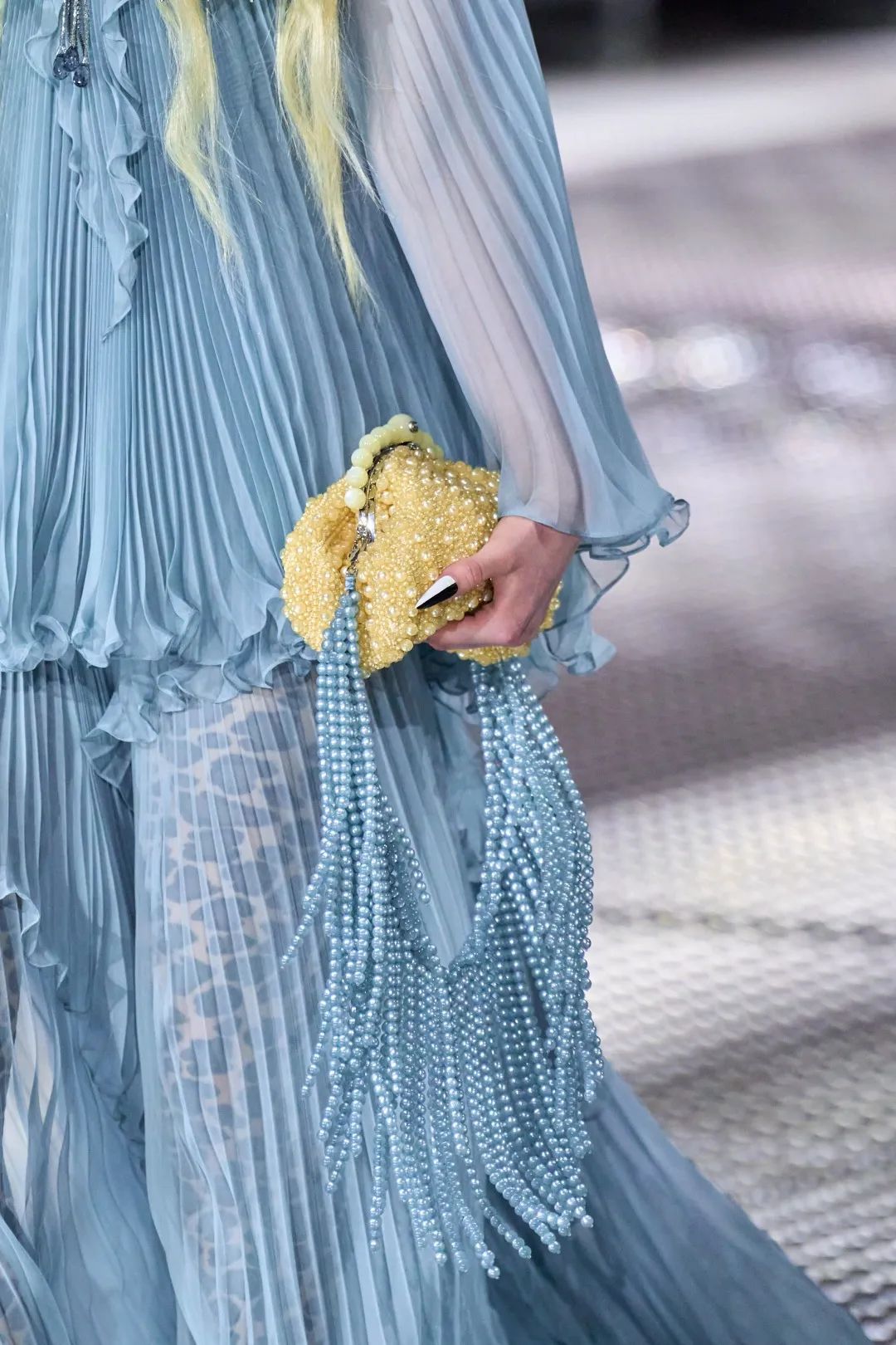 2023年春夏什么样的鞋、包会流行,米兰时装周都已经告诉你了!休闲区蓝鸢梦想 - Www.slyday.coM 2023年春夏什么样的鞋、包会流行,米兰时装周都已经告诉你了!休闲区蓝鸢梦想 - Www.slyday.coM