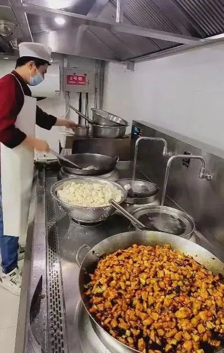 隔离不隔爱!五大连池风景区集中隔离点传递“景区温度”休闲区蓝鸢梦想 - Www.slyday.coM 隔离不隔爱!五大连池风景区集中隔离点传递“景区温度”休闲区蓝鸢梦想 - Www.slyday.coM