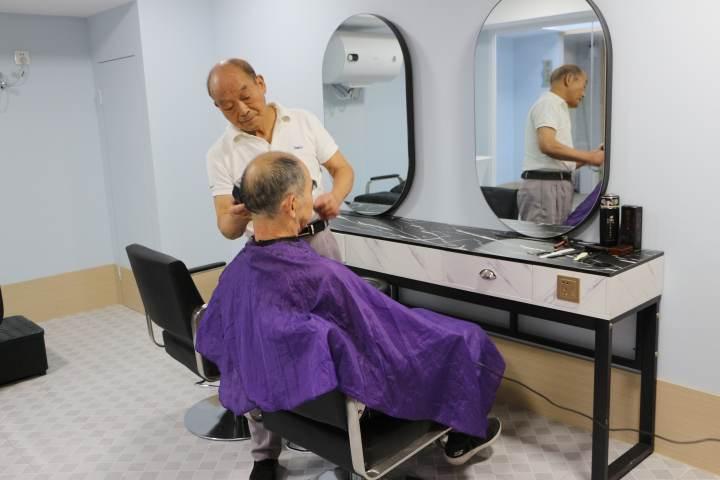 杭州这个点位的老人们有福了,家门口的养老中心开业,能吃饭,能理疗,还能理发休闲区蓝鸢梦想 - Www.slyday.coM 杭州这个点位的老人们有福了,家门口的养老中心开业,能吃饭,能理疗,还能理发休闲区蓝鸢梦想 - Www.slyday.coM