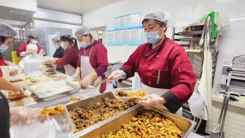 隔离不隔爱!五大连池风景区集中隔离点传递“景区温度”休闲区蓝鸢梦想 - Www.slyday.coM 隔离不隔爱!五大连池风景区集中隔离点传递“景区温度”休闲区蓝鸢梦想 - Www.slyday.coM