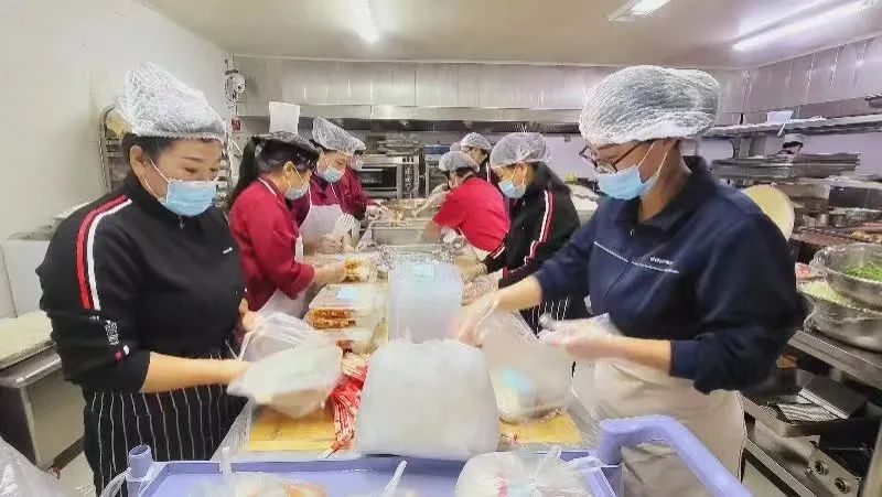 隔离不隔爱!五大连池风景区集中隔离点传递“景区温度”休闲区蓝鸢梦想 - Www.slyday.coM 隔离不隔爱!五大连池风景区集中隔离点传递“景区温度”休闲区蓝鸢梦想 - Www.slyday.coM