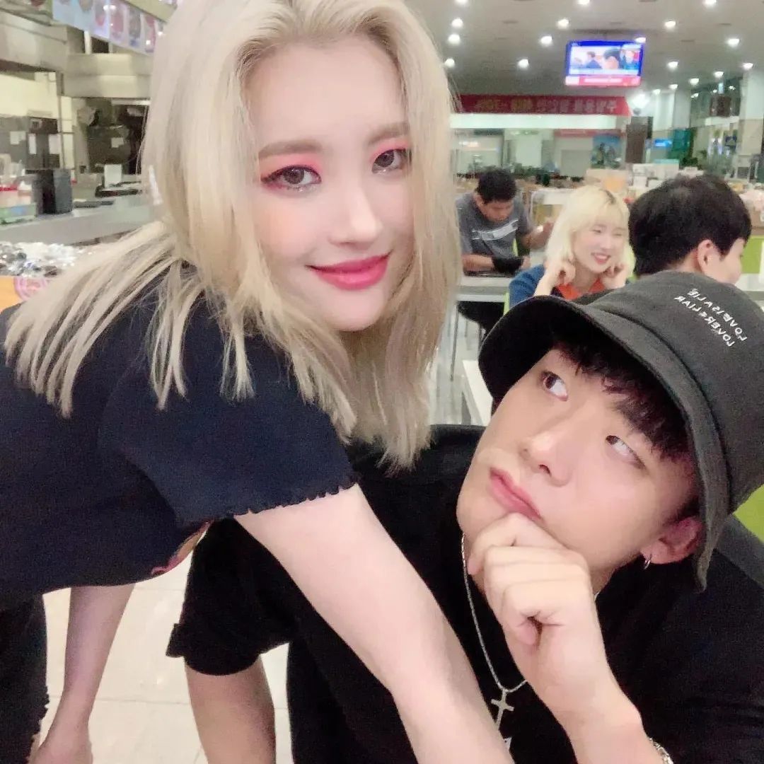 别嗑了,正主都手撕CP粉了...休闲区蓝鸢梦想 - Www.slyday.coM 别嗑了,正主都手撕CP粉了...休闲区蓝鸢梦想 - Www.slyday.coM