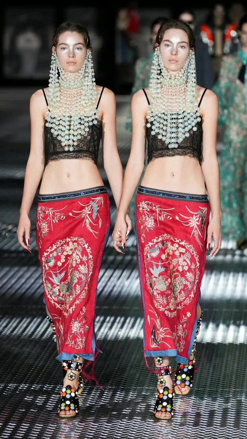 2023年春夏什么样的鞋、包会流行,米兰时装周都已经告诉你了!休闲区蓝鸢梦想 - Www.slyday.coM 2023年春夏什么样的鞋、包会流行,米兰时装周都已经告诉你了!休闲区蓝鸢梦想 - Www.slyday.coM