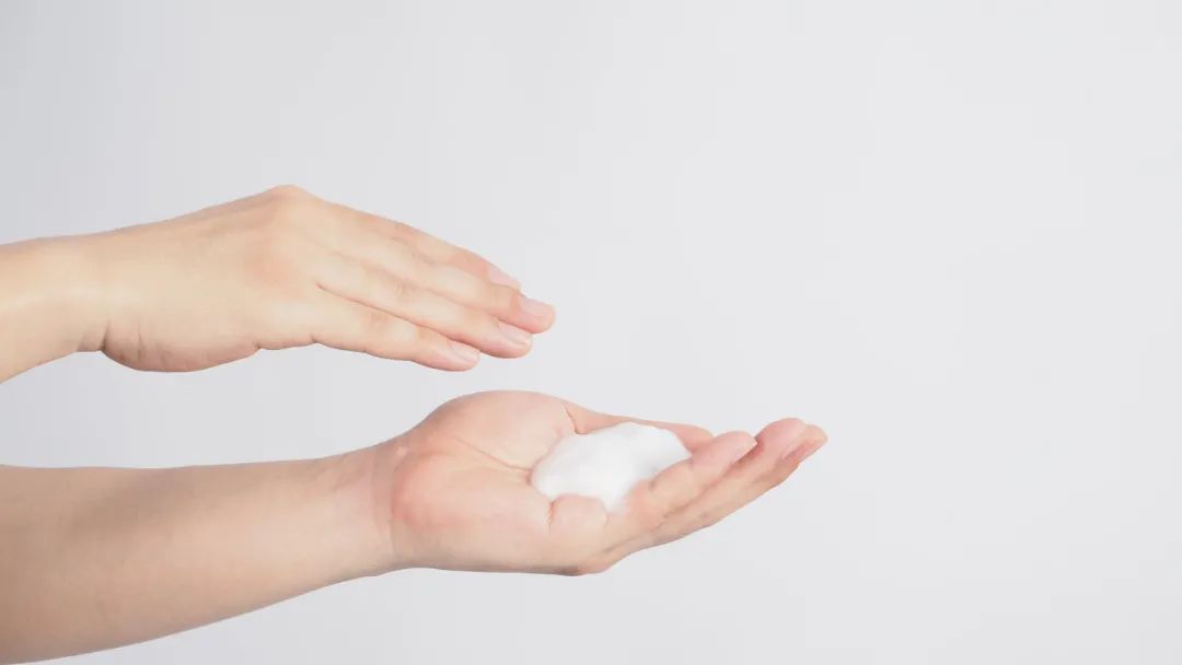 泡沫洗手液为什么一按就能出泡沫?休闲区蓝鸢梦想 - Www.slyday.coM 泡沫洗手液为什么一按就能出泡沫?休闲区蓝鸢梦想 - Www.slyday.coM