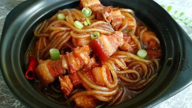 试管助孕（猪肉炖粉条的家常做法，软烂入味肥而不腻，和米饭真是绝配）